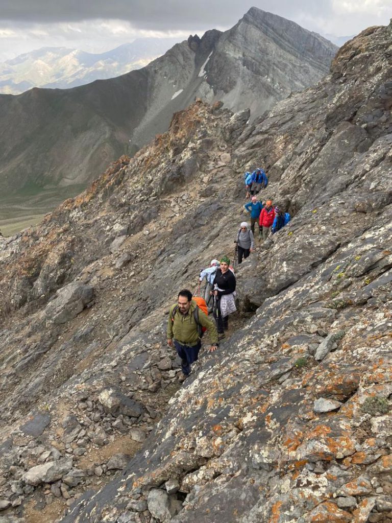 گزارش برنامه صعود به قله های کمانکوه و سرماهو